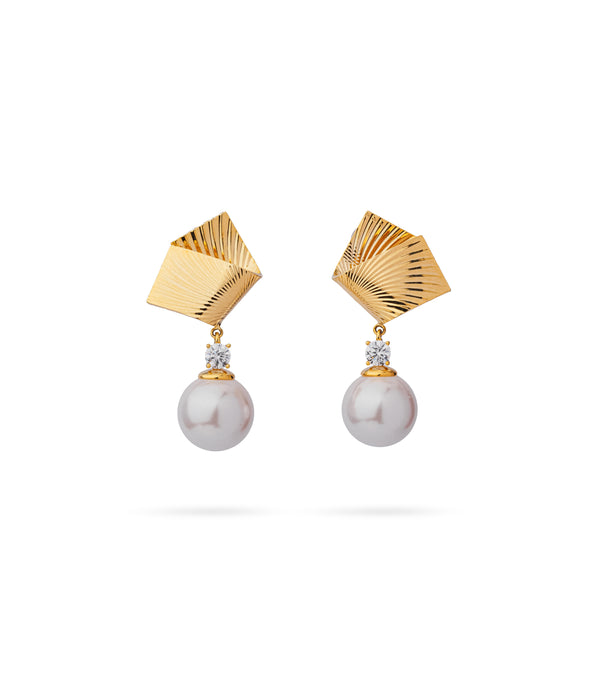 Betty Pearl Drop Earring